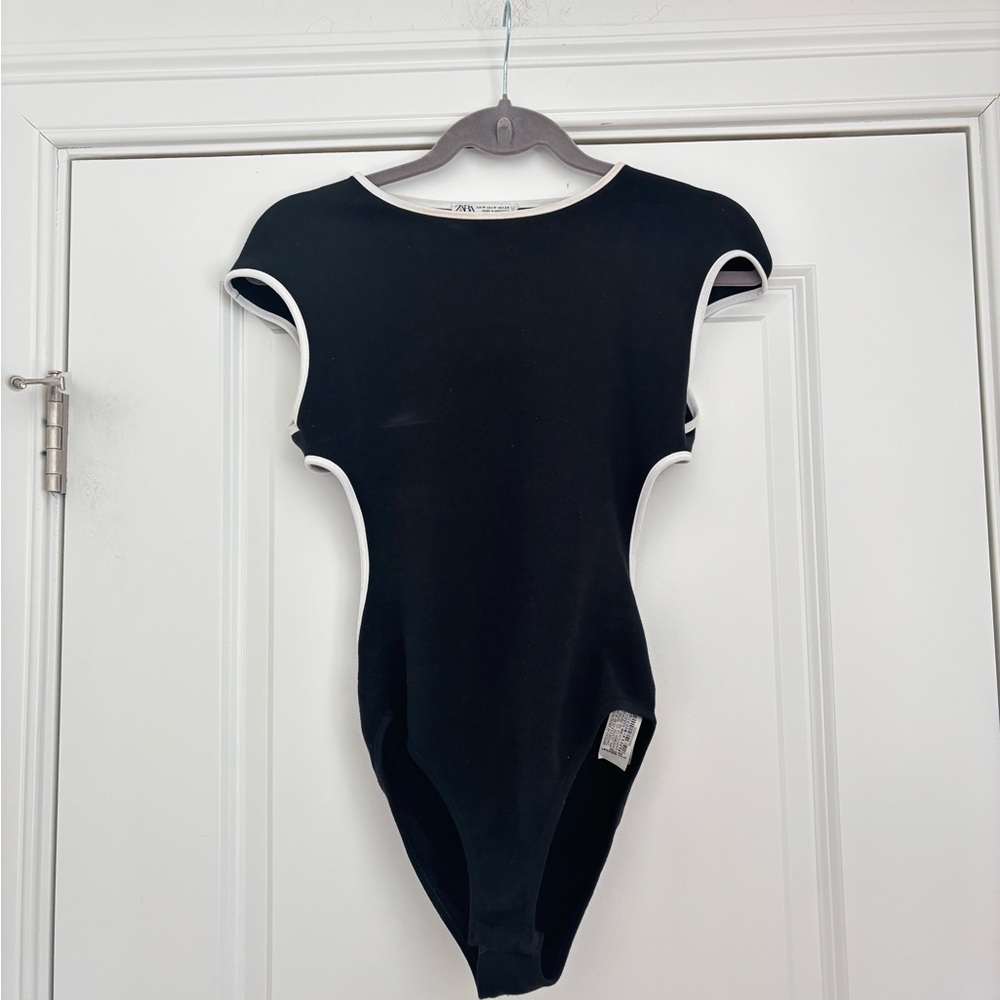 Black and White Trim Backless One-Piece Bodysuit - Picture 3 of 8
